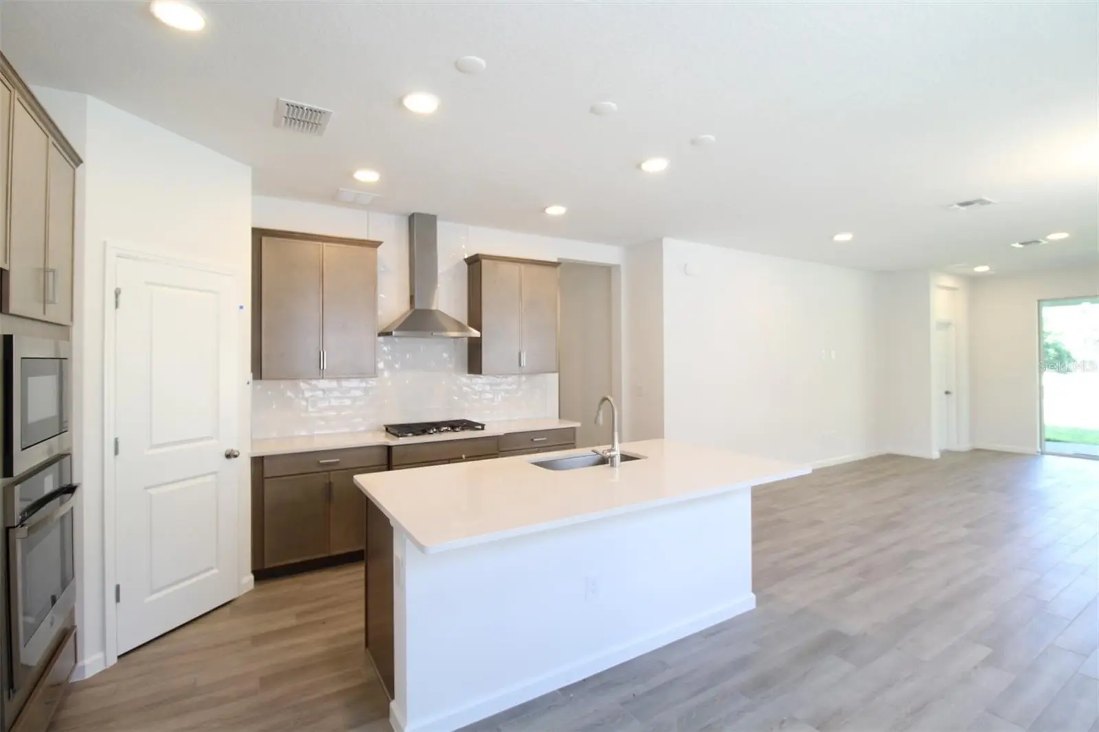 1296 Hyde Street, FL