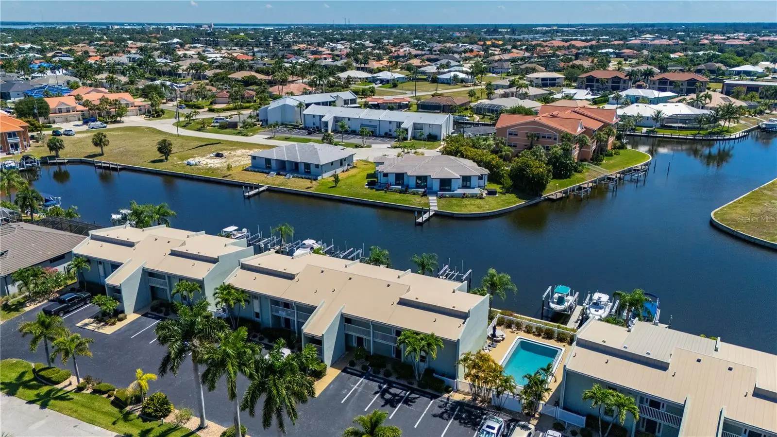 1400 Mineo Drive, FL