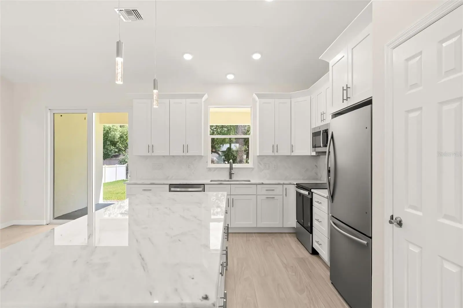 247 Debary Dr, FL