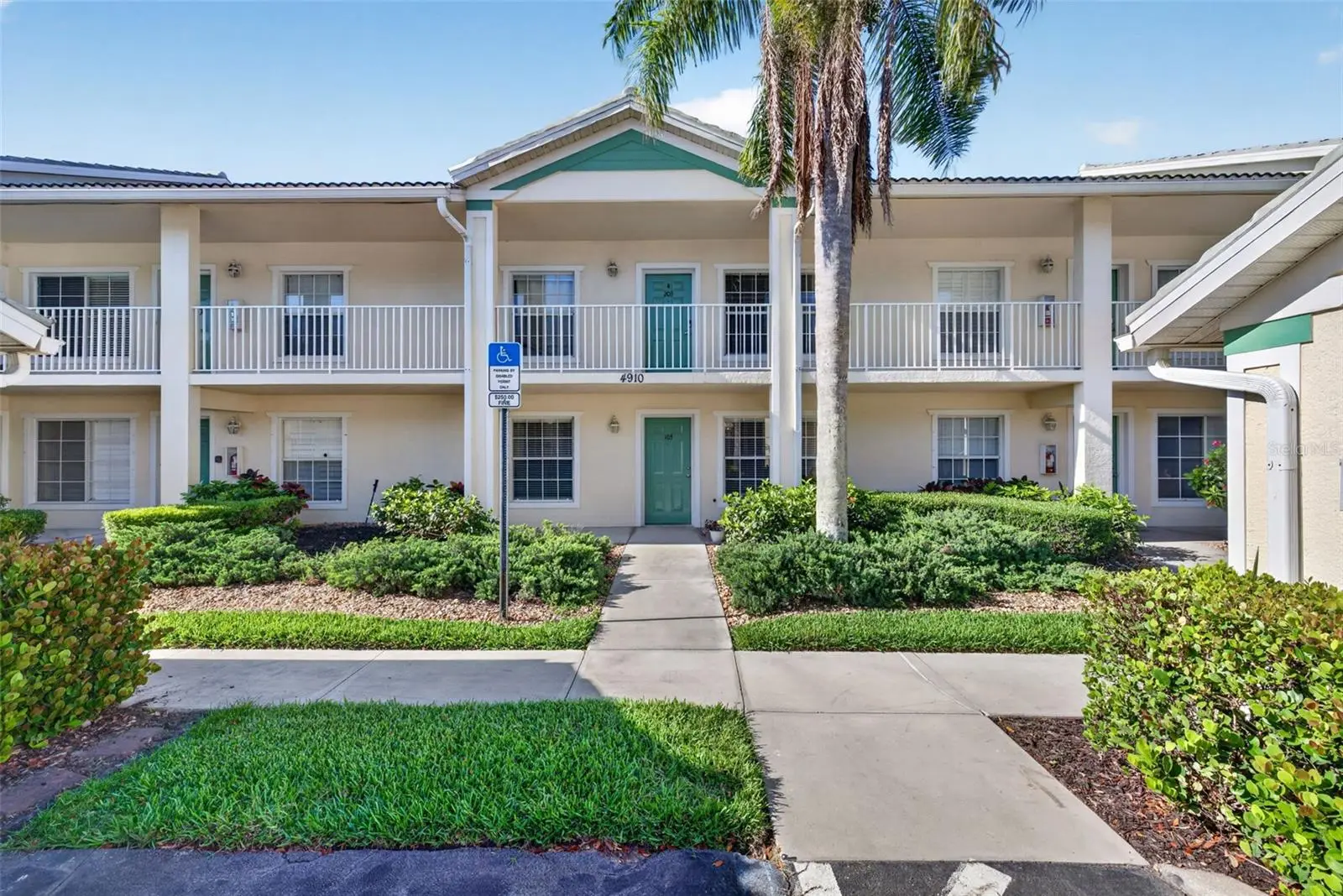 4910 Cougar Court, FL