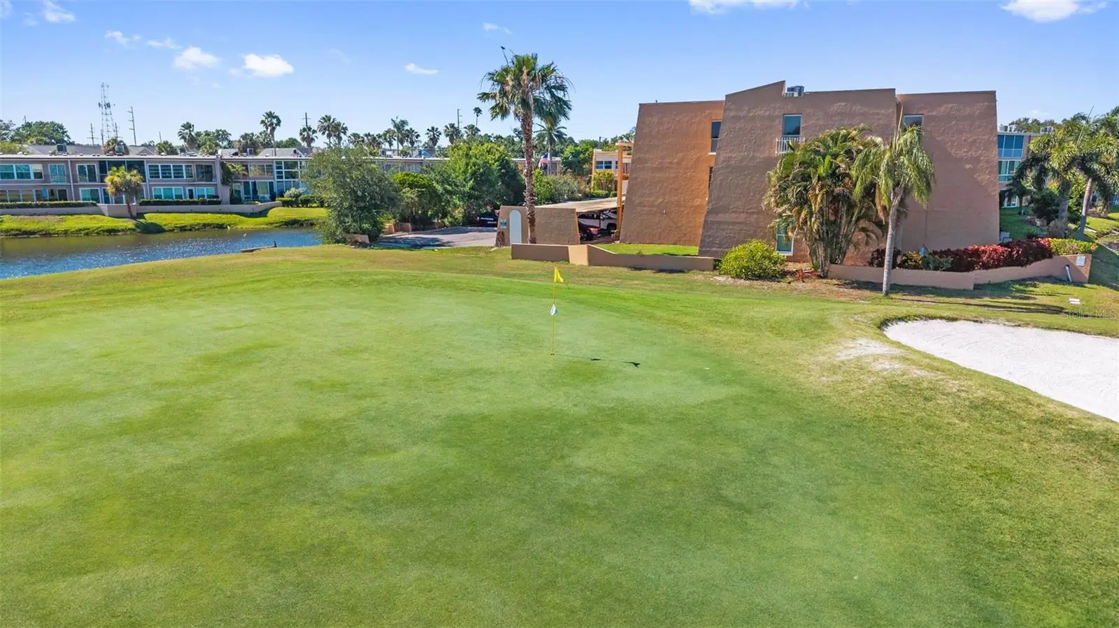 225 Country Club Drive, FL