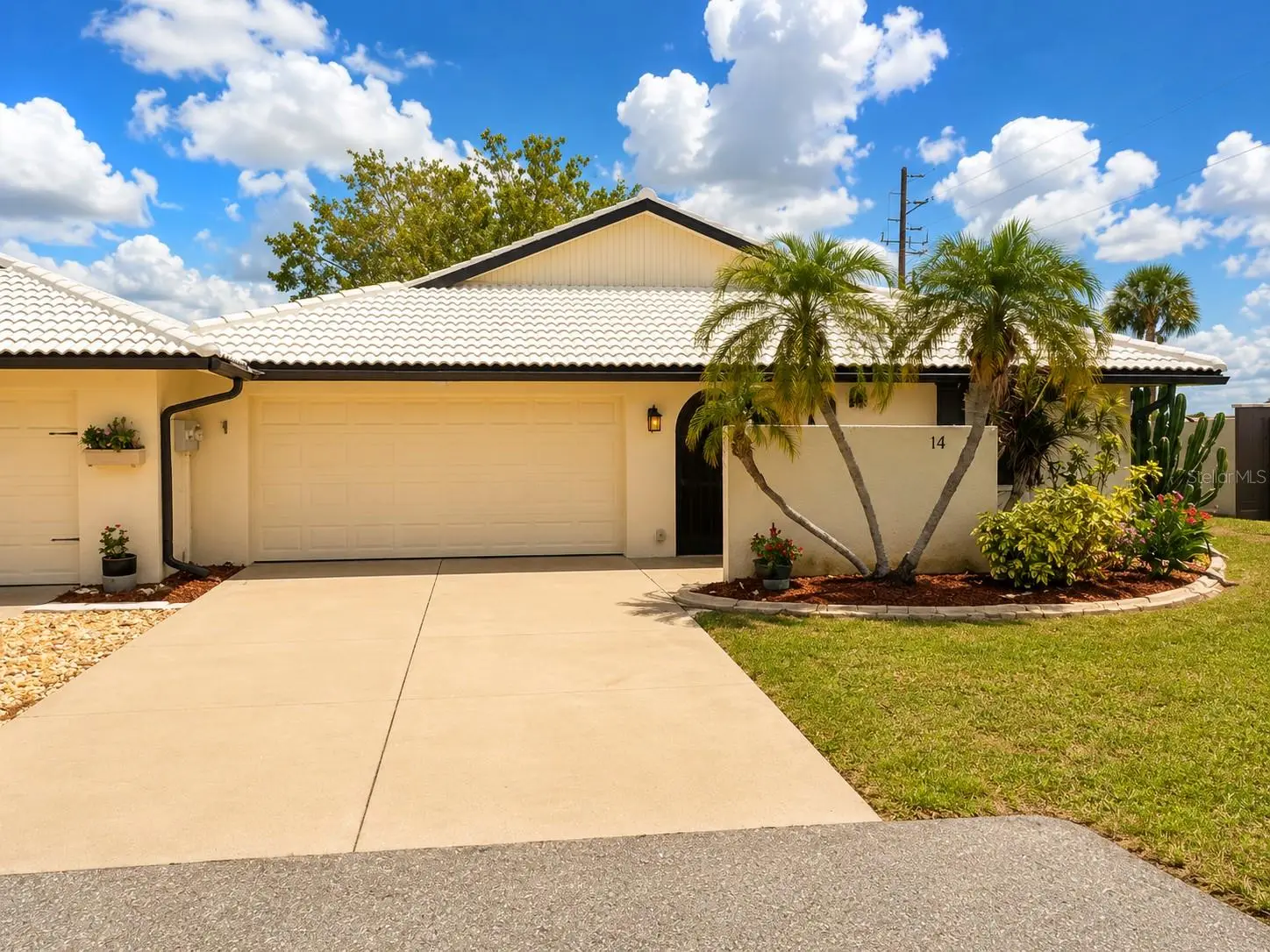 14 Idle Sands Drive, FL
