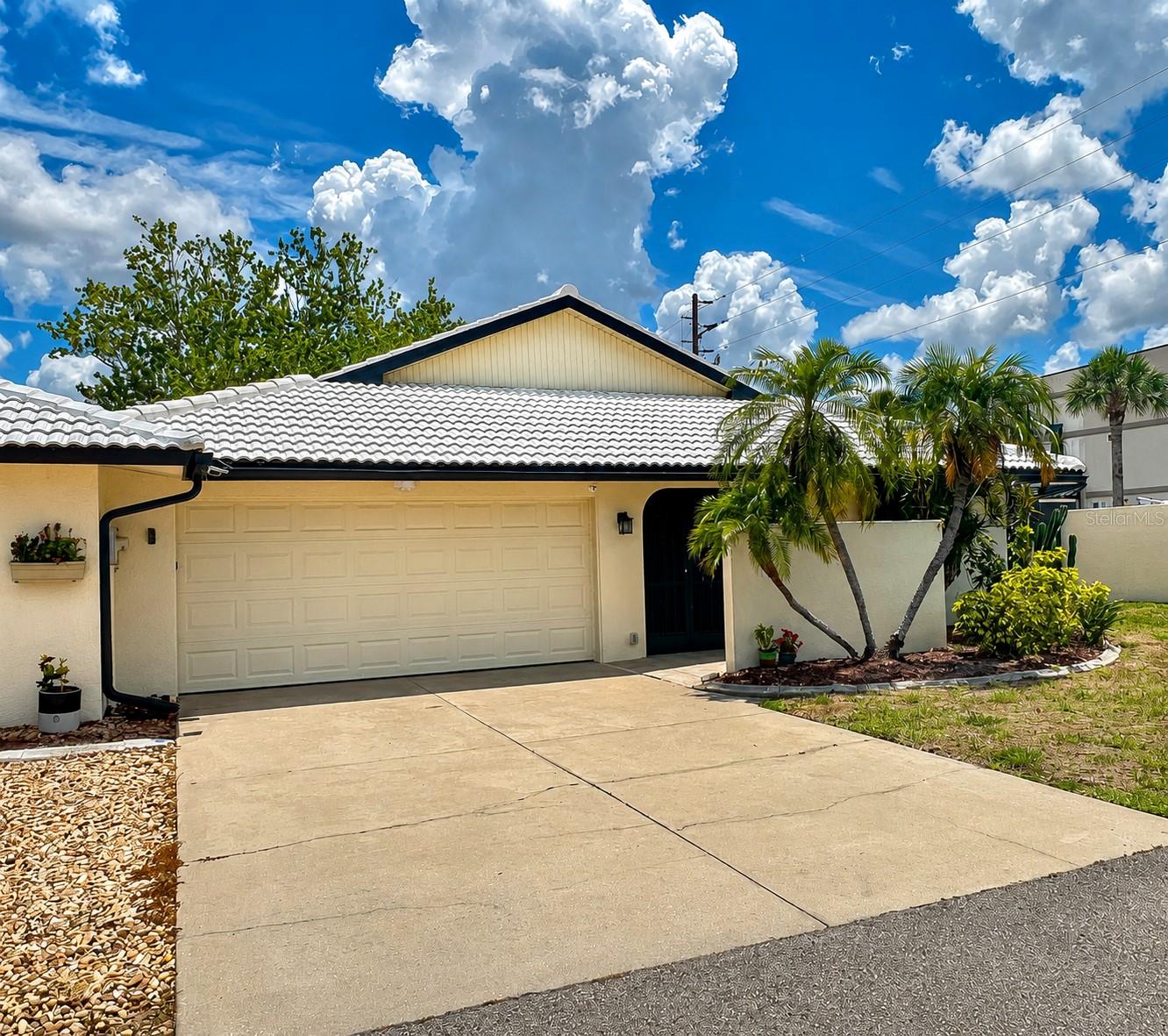 14 Idle Sands Drive, FL