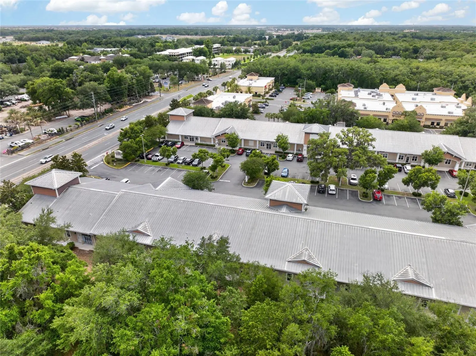 733 County Road 466, FL