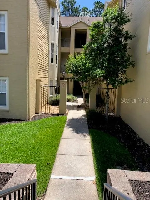 413 Summit Ridge Place, FL