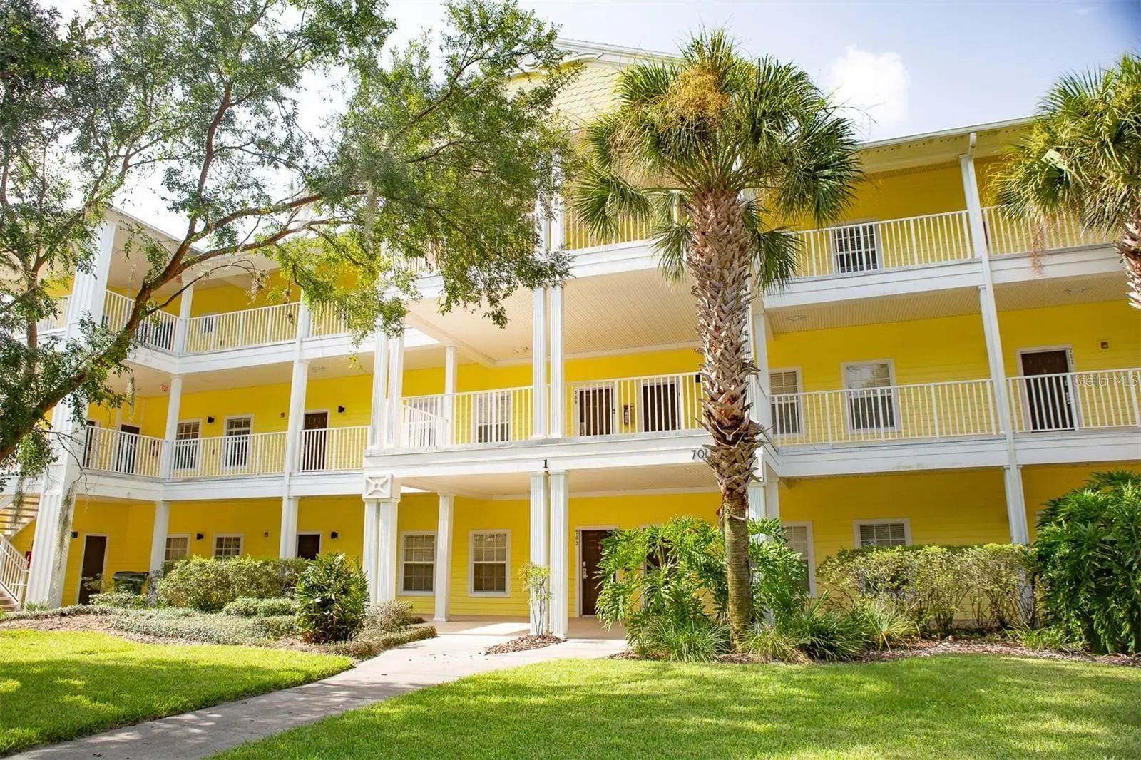 709 Lucaya Loop, FL