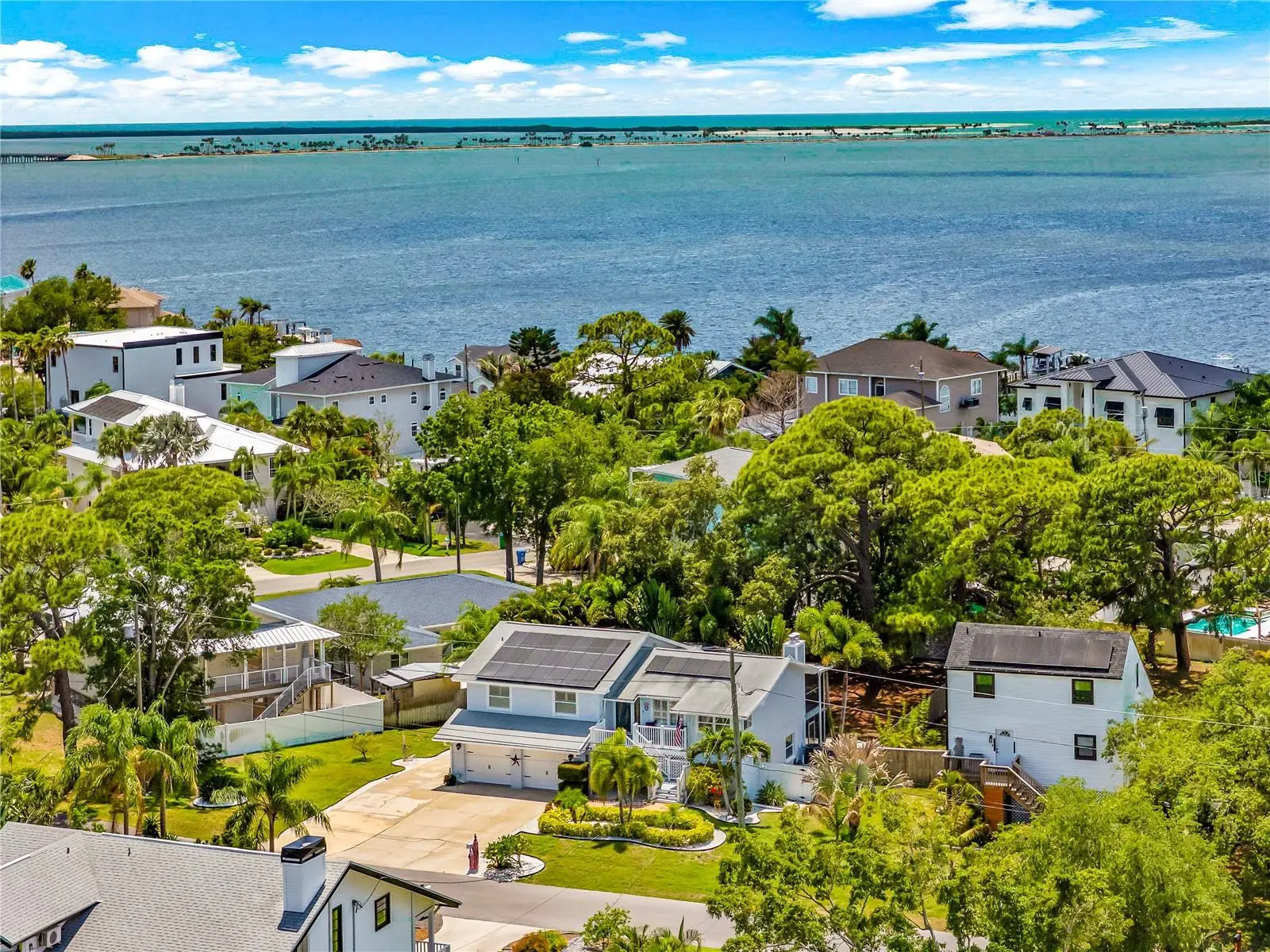 201 Lagoon Drive, FL