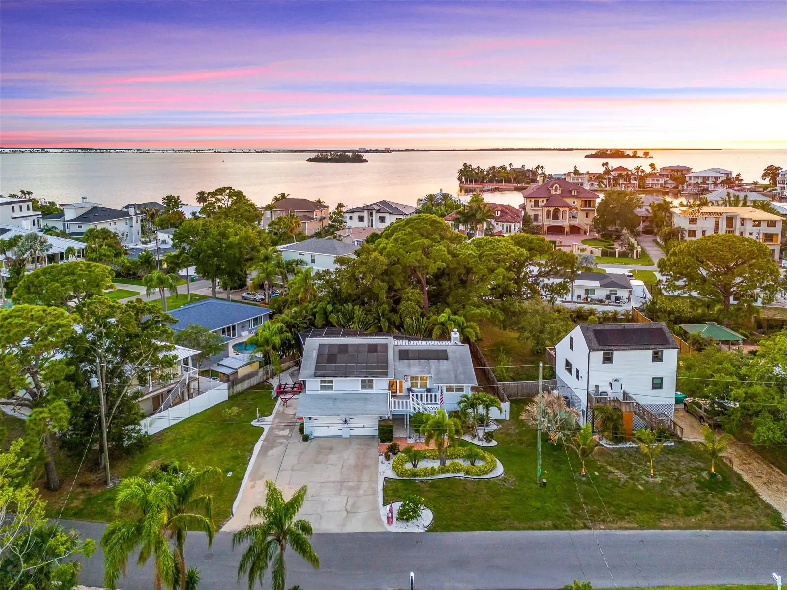 201 Lagoon Drive, FL