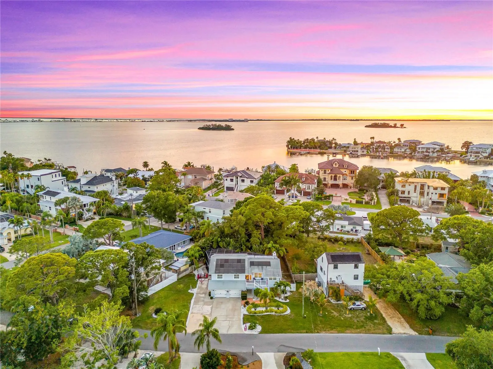 201 Lagoon Drive, FL