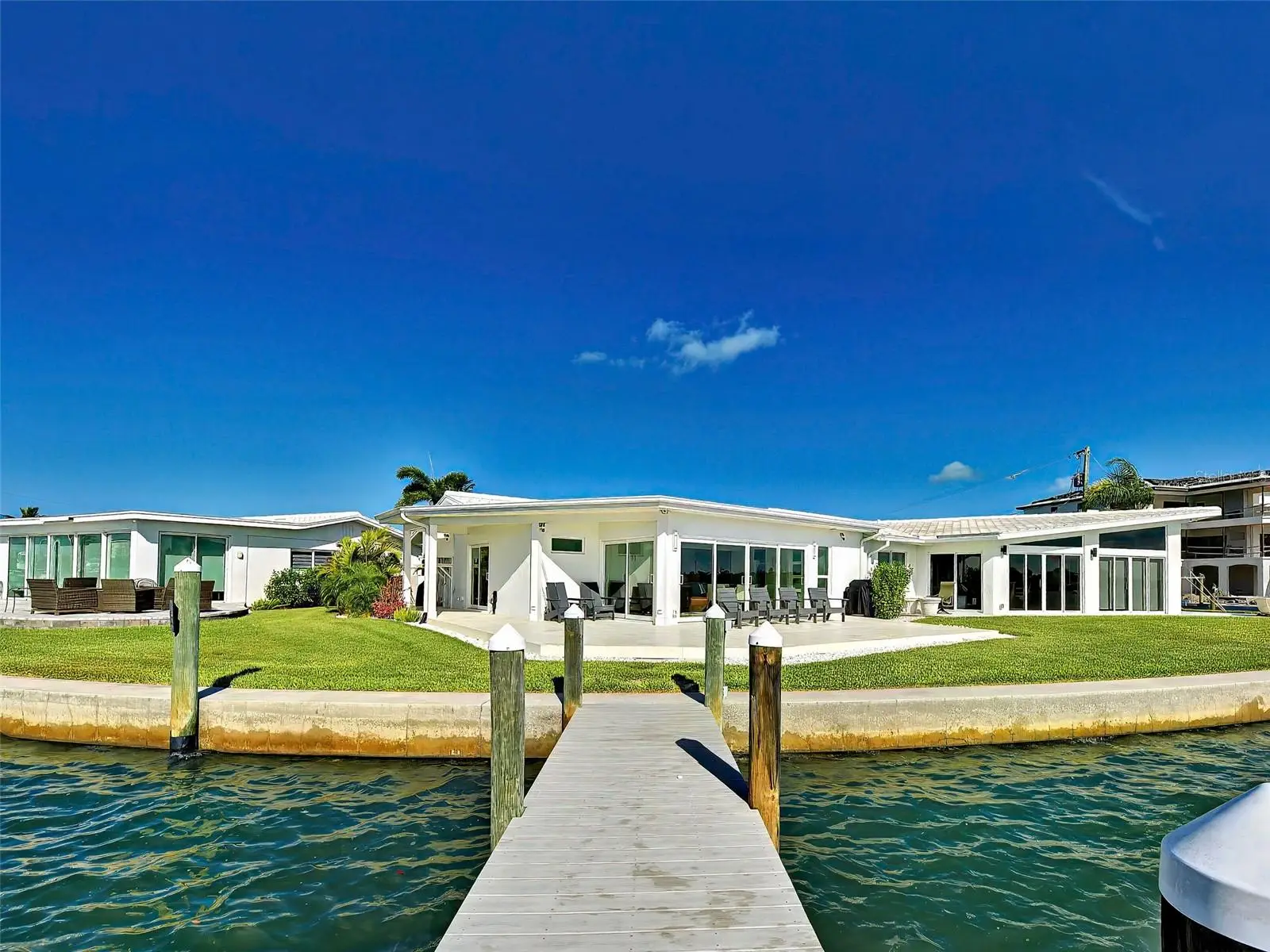 885 White Cap Circle, FL