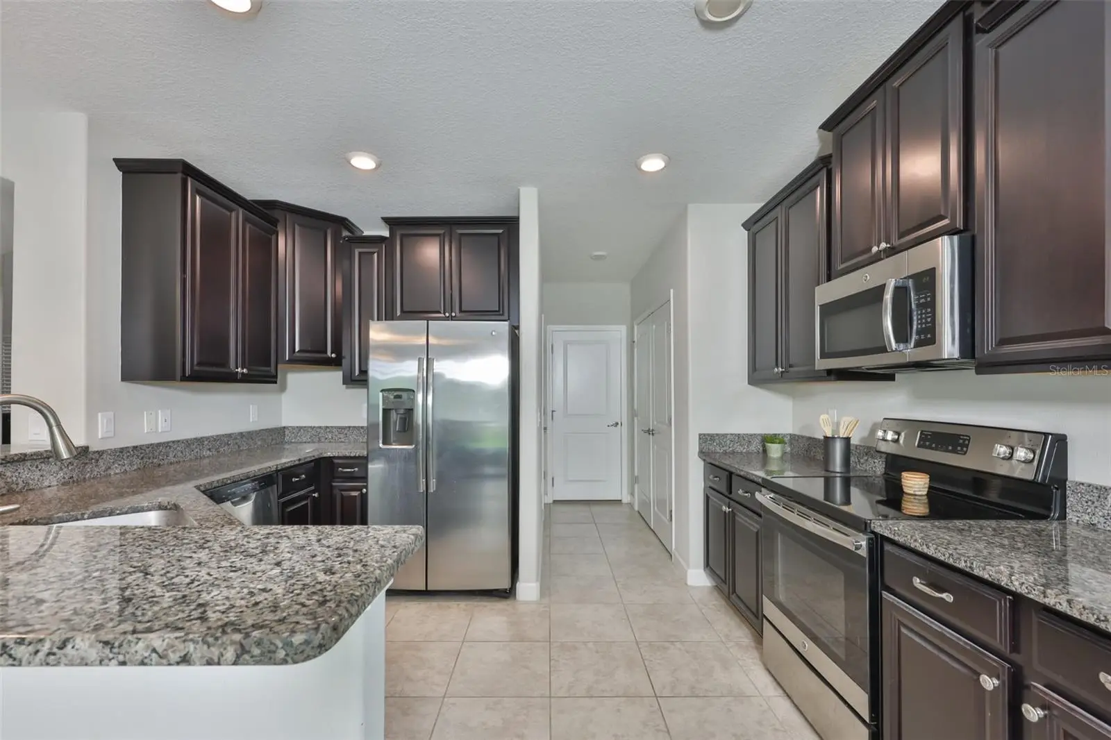 1922 Citrus Lake Court, FL