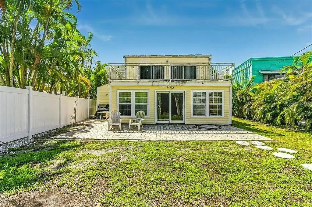 643 Calle De Peru, FL