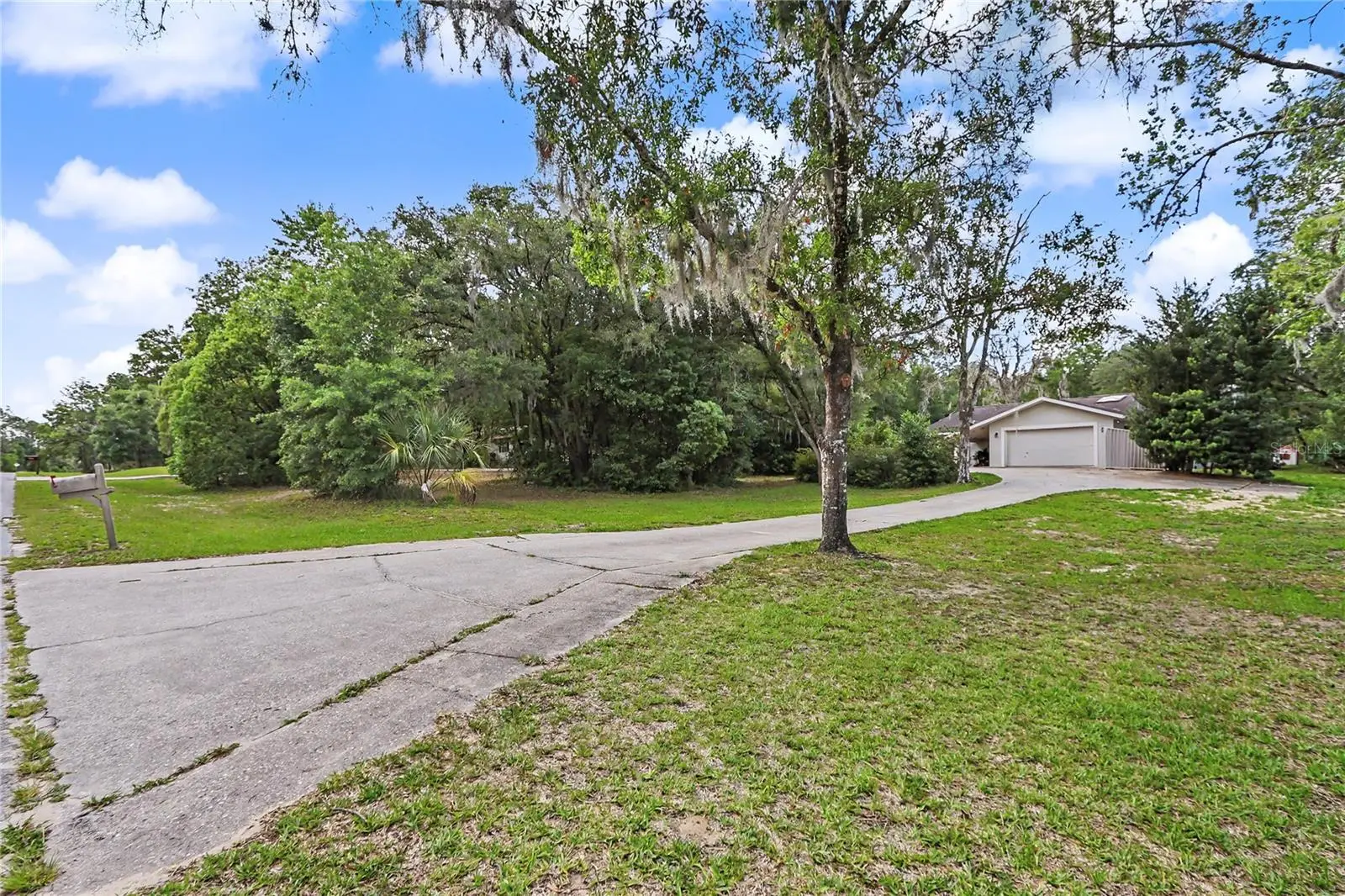 20250 93 Lane Road, FL