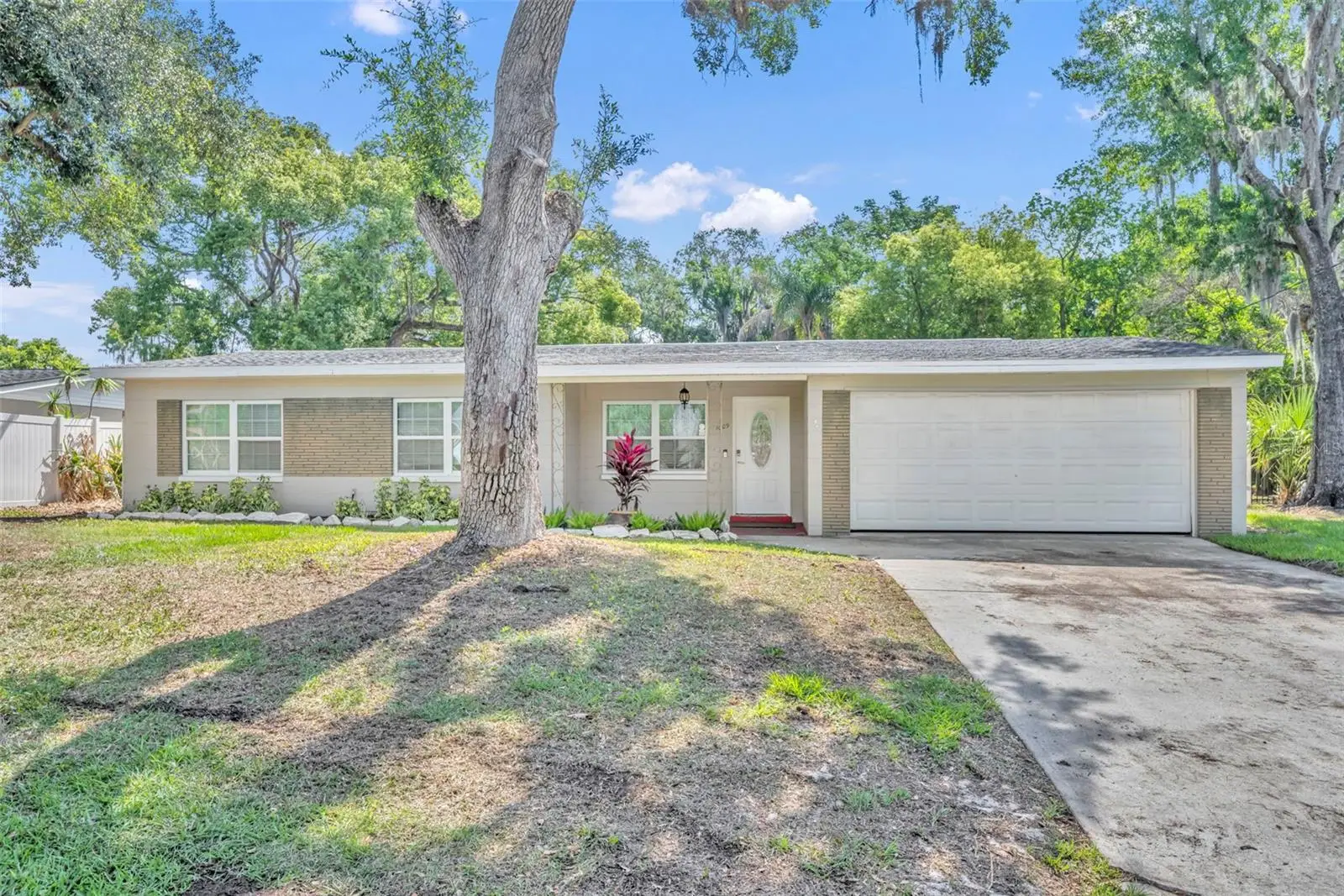 1009 Lake Bell Drive, FL