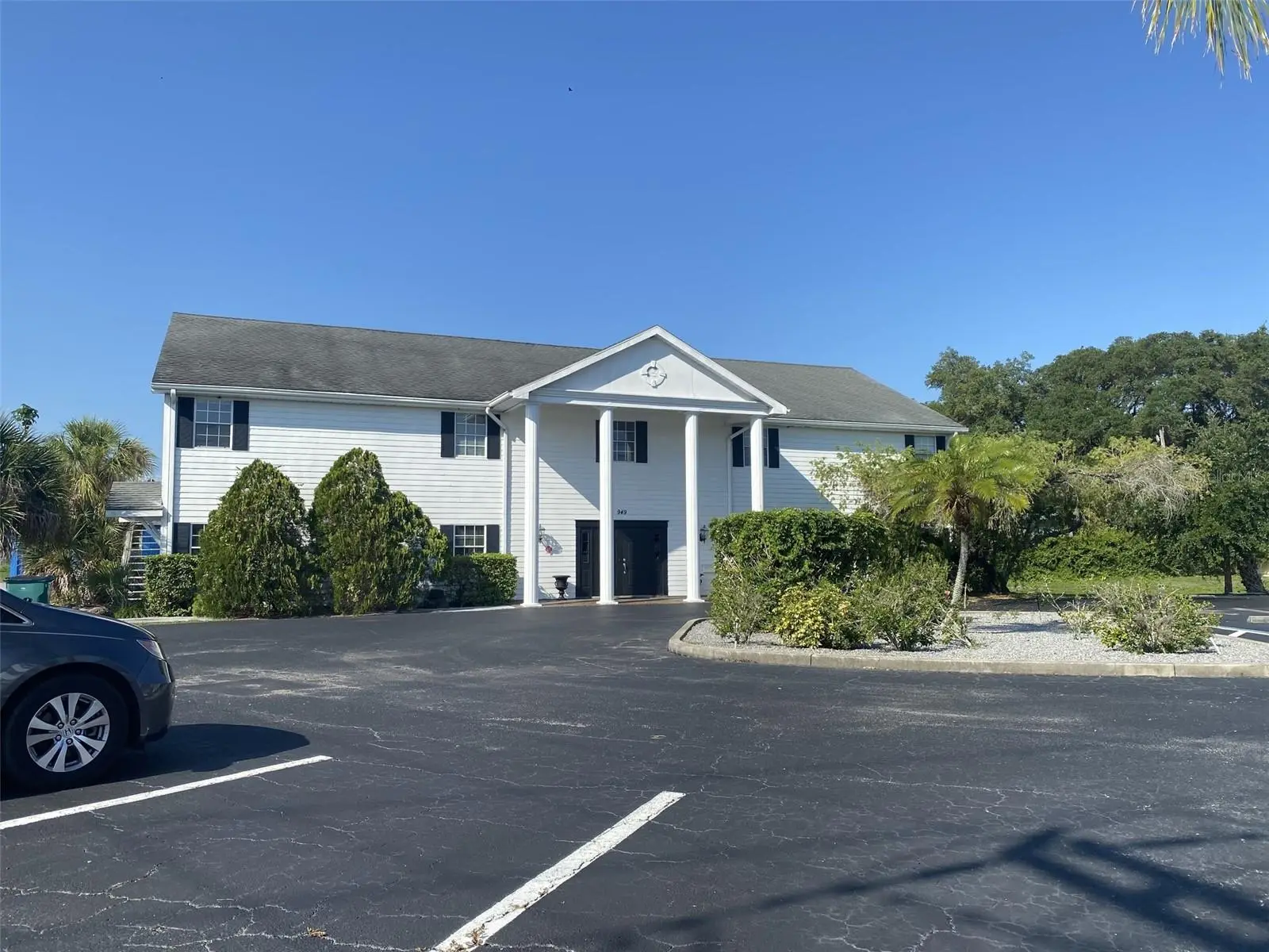 949 Tamiami Trail, FL