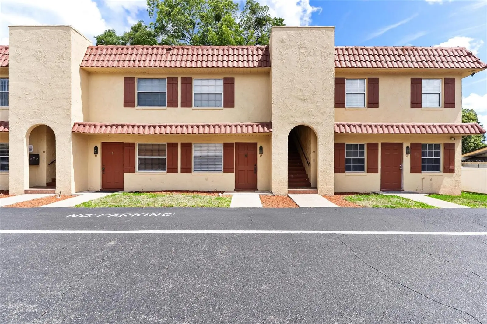 1112 Main Street, FL