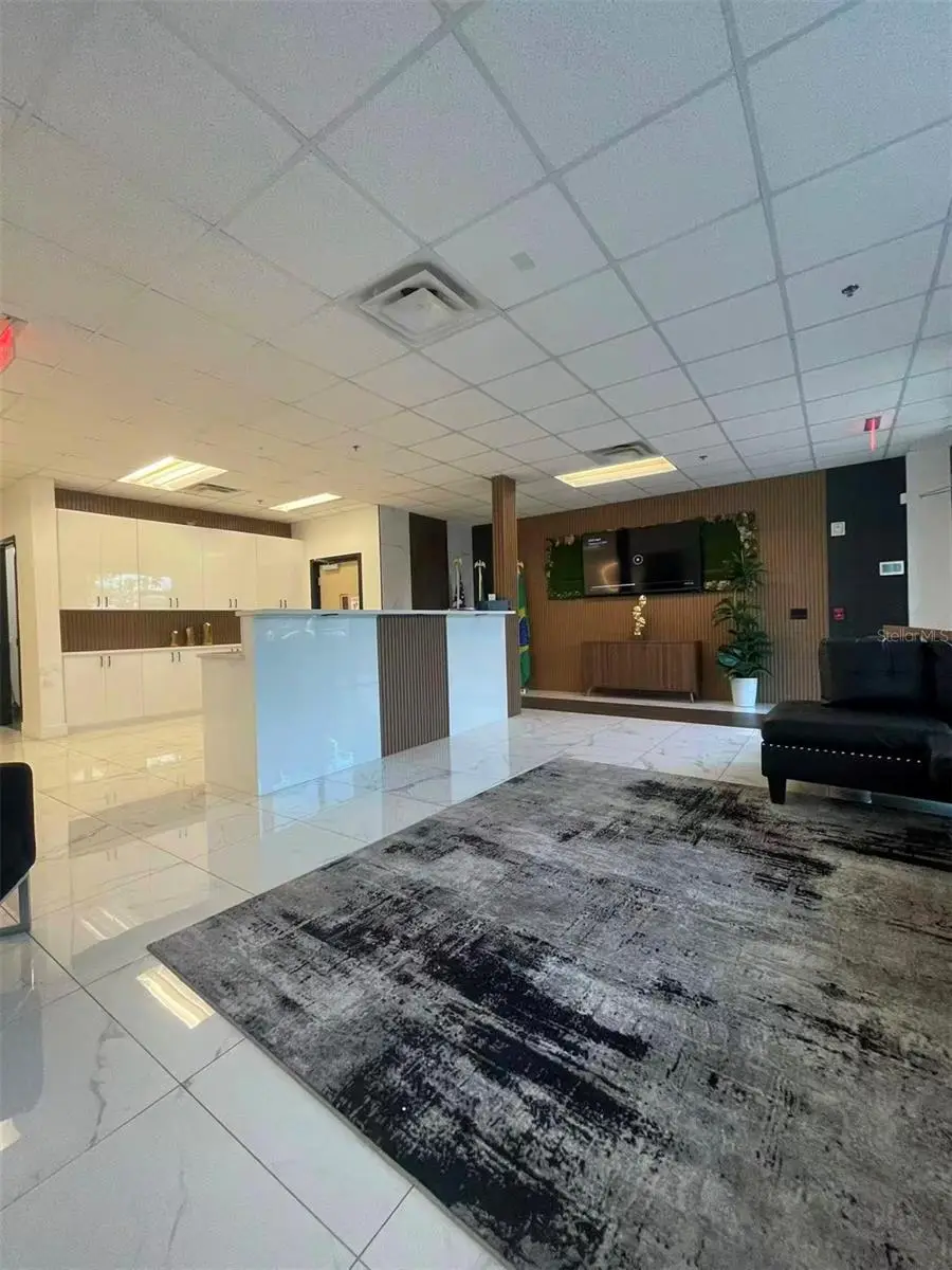 7075 Kingspointe Parkway, FL