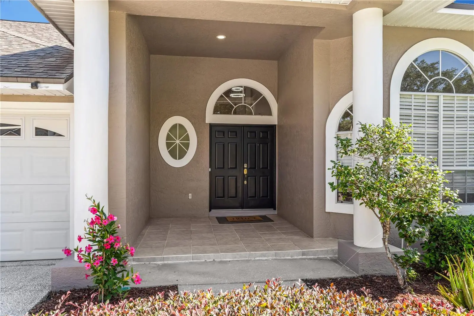 690 Oak Hollow Way, FL