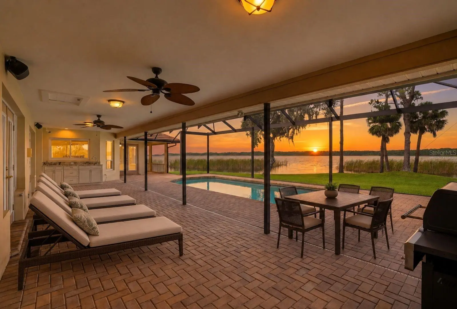 3493 Shoreline Circle, FL