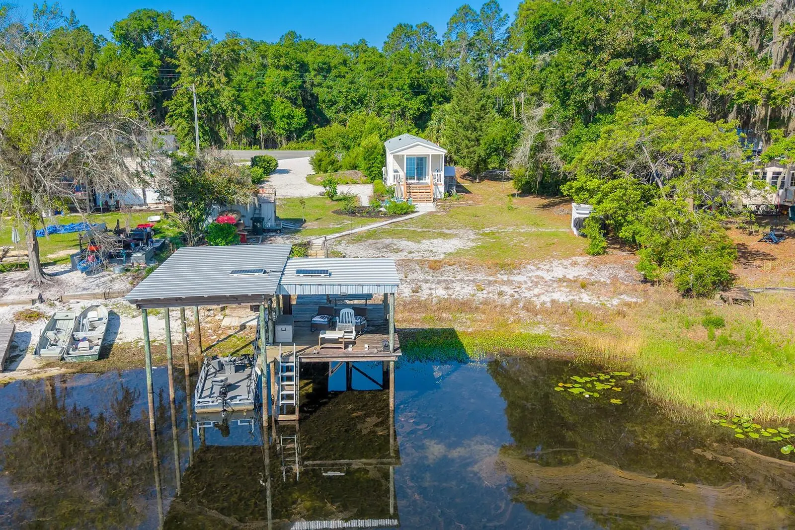 588 County Road 21, FL