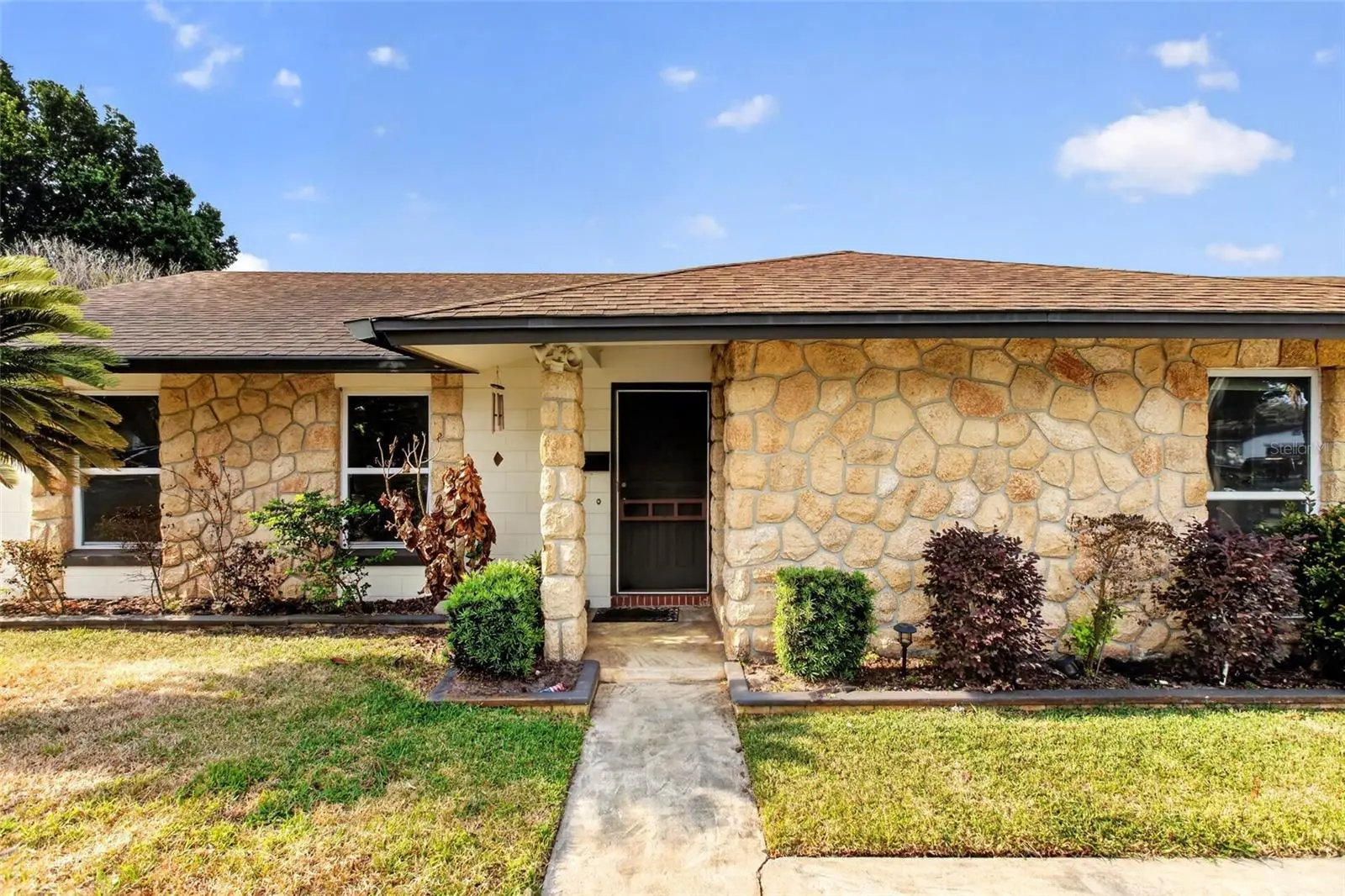 2738 Fireside Court, FL