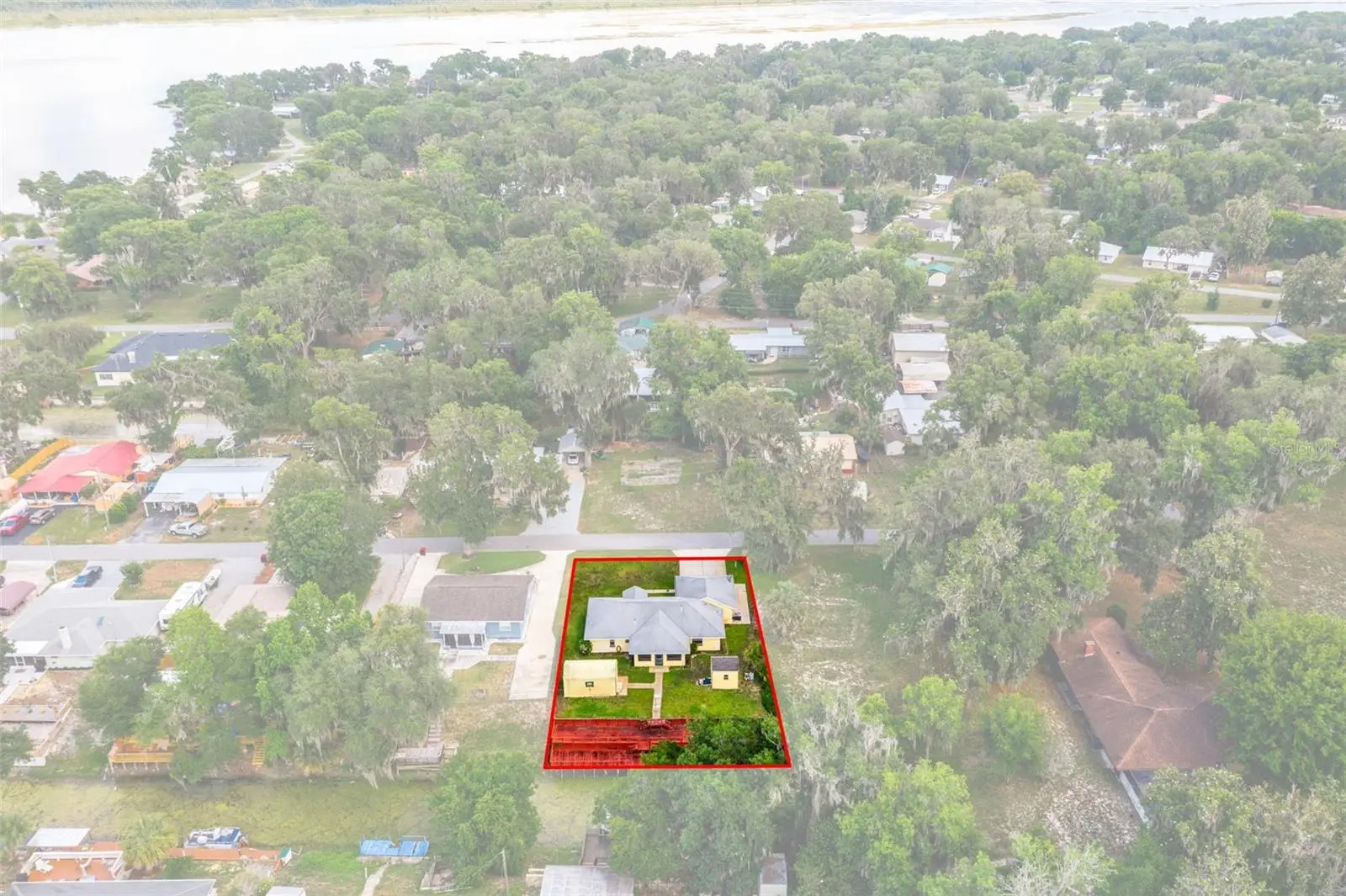2472 Cr 447, FL