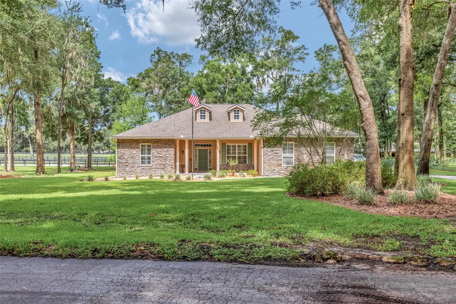 1989 111th Loop, FL