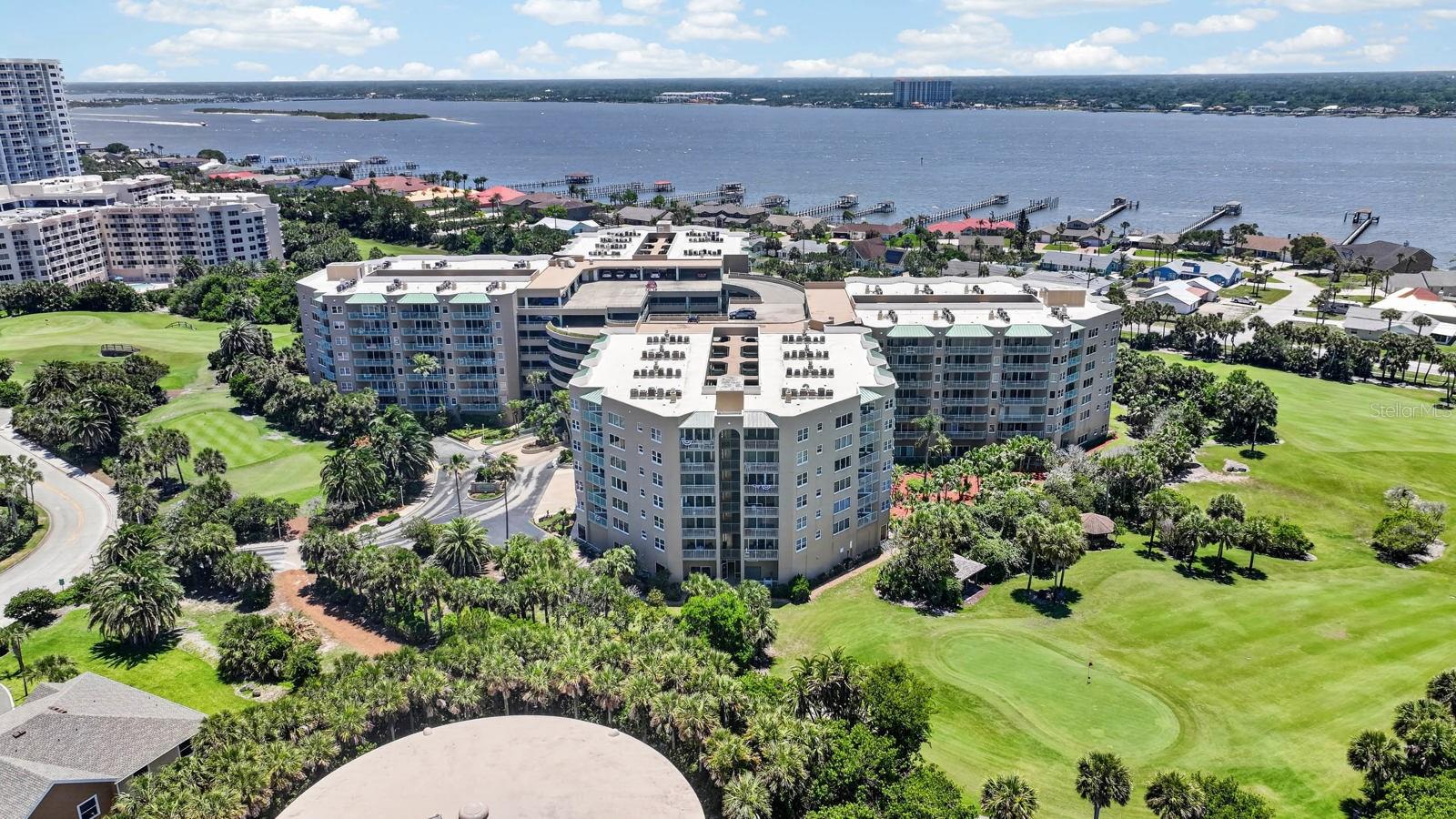 4 Oceans West Boulevard, FL