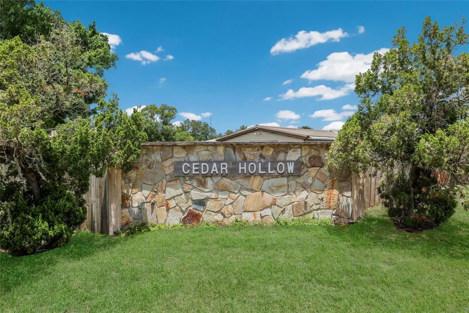 5202 Foxcroft Court, FL
