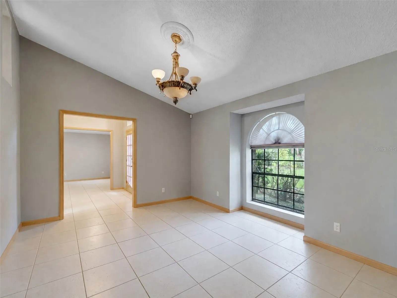 1407 Hempel Avenue, FL