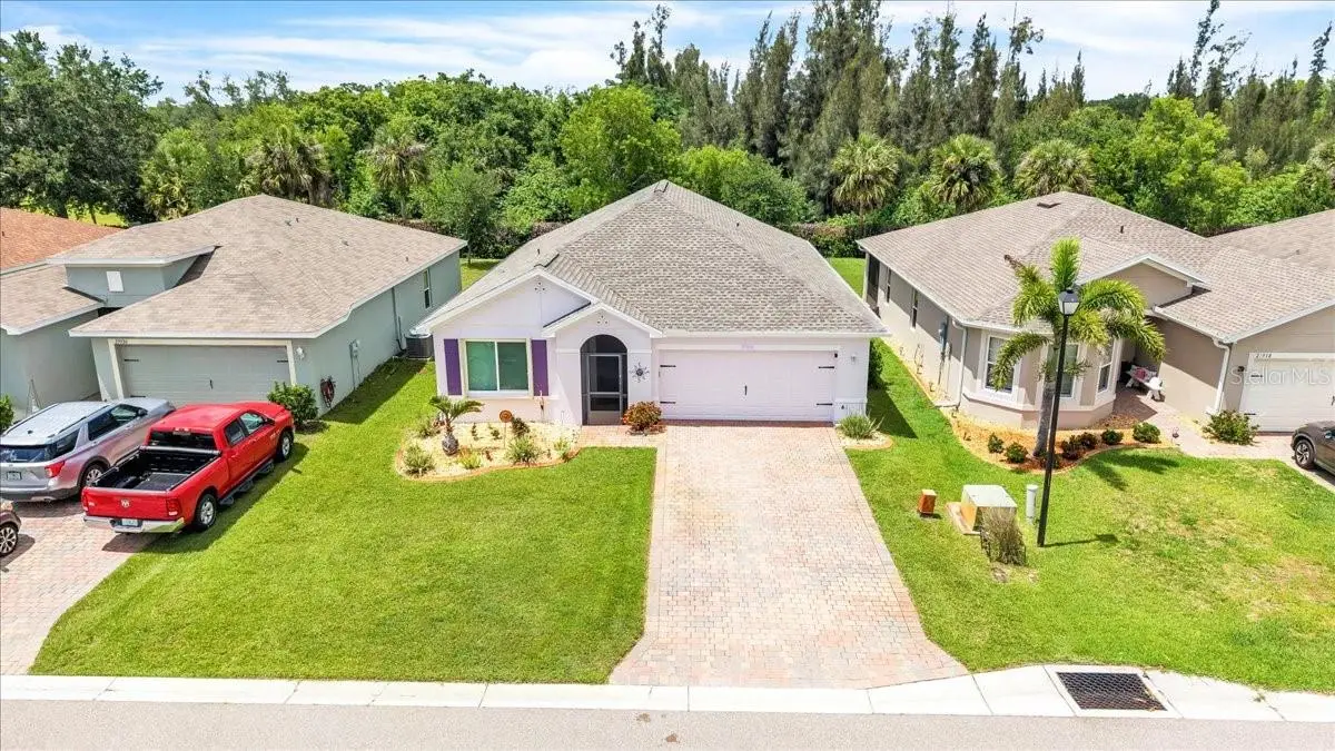 27932 Arrowhead Circle, FL