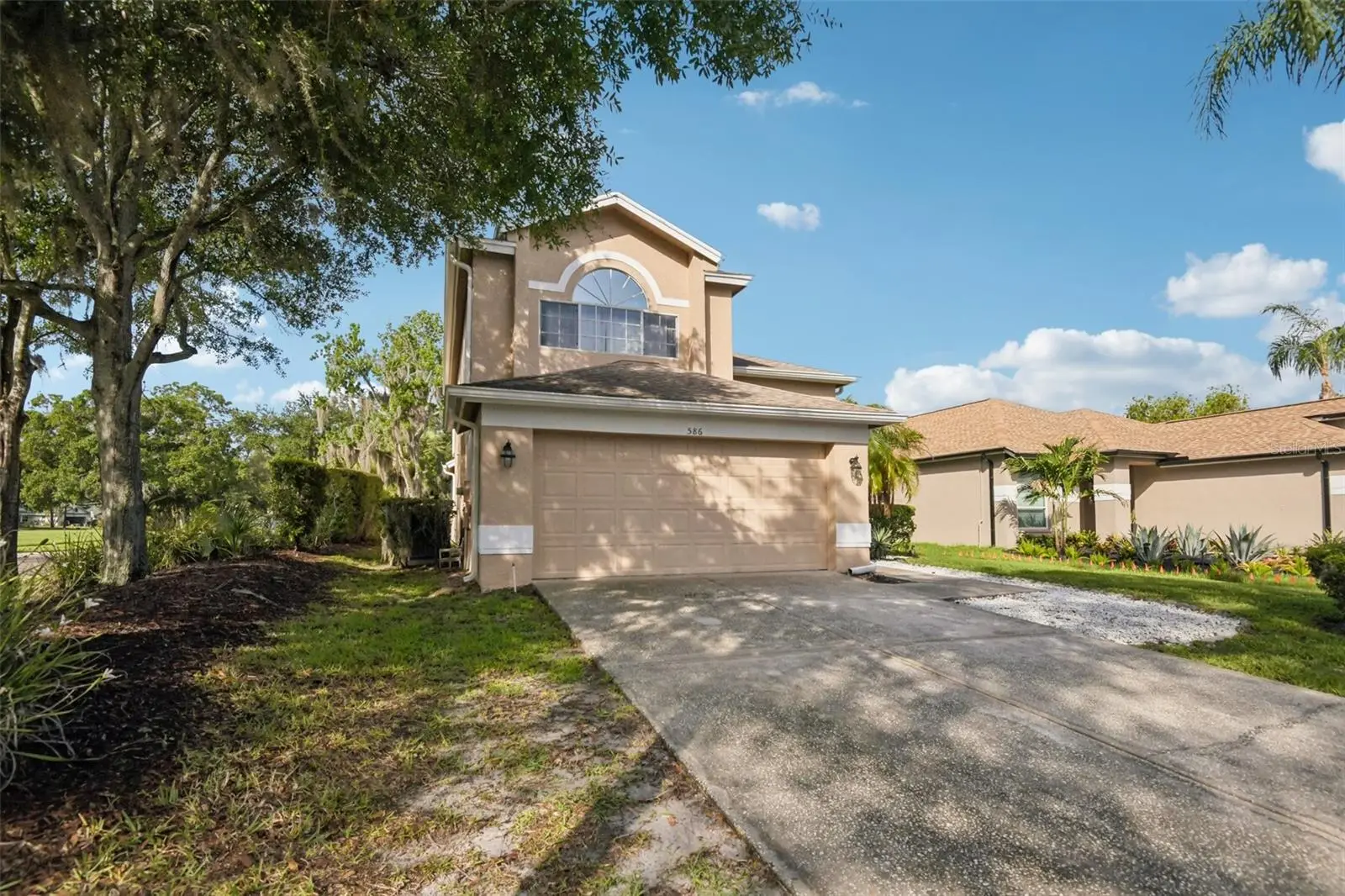 586 Kingsmill Court, FL