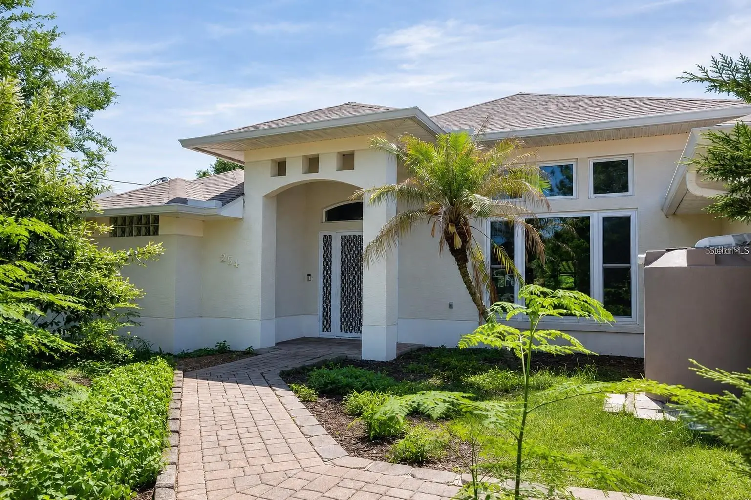 6 Fairhill Lane, FL