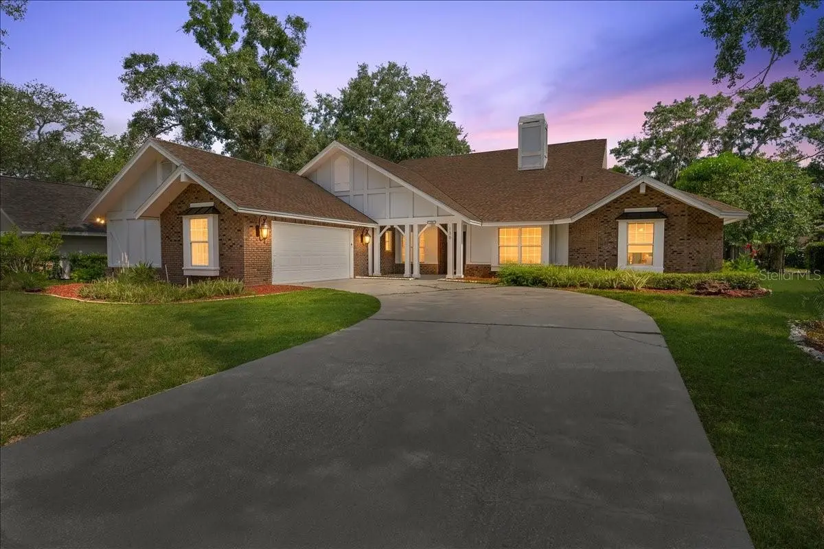 136 Sheffield Circle, FL