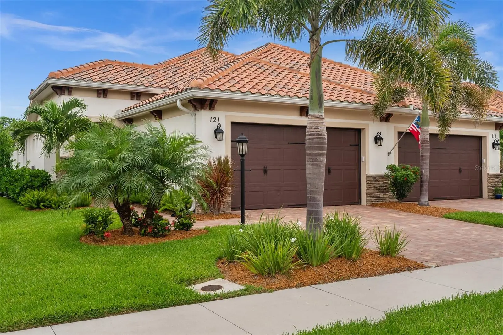121 Colebrook Court, FL
