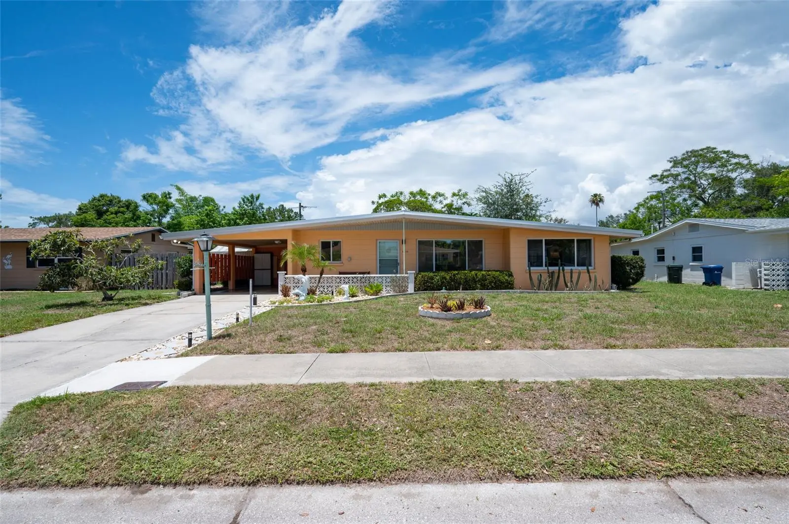2215 Grove Street, FL