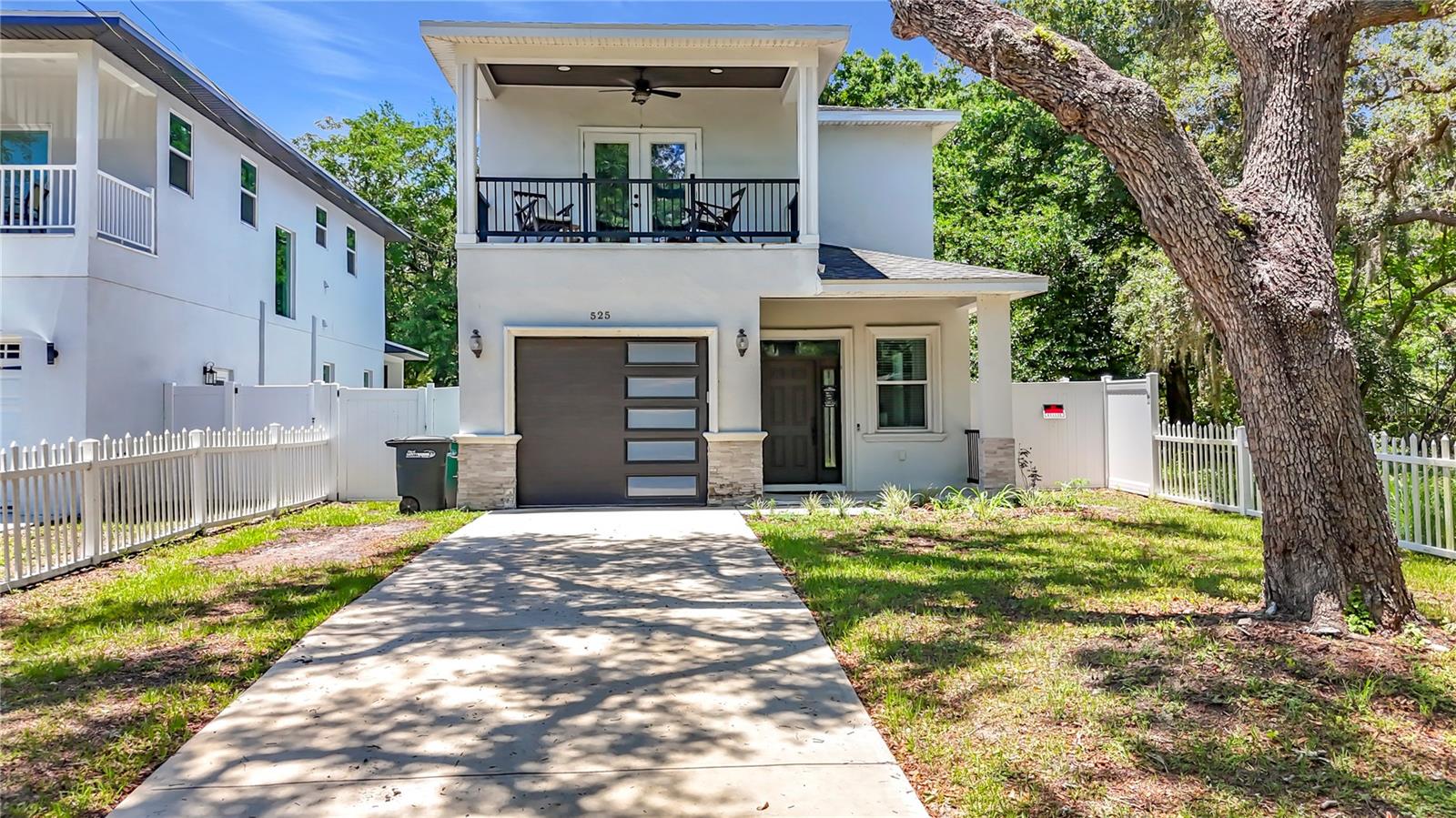 525 Elm Street, FL