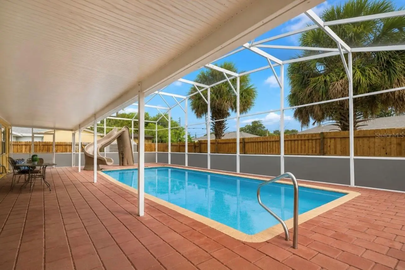 2016 Valencia Circle, FL