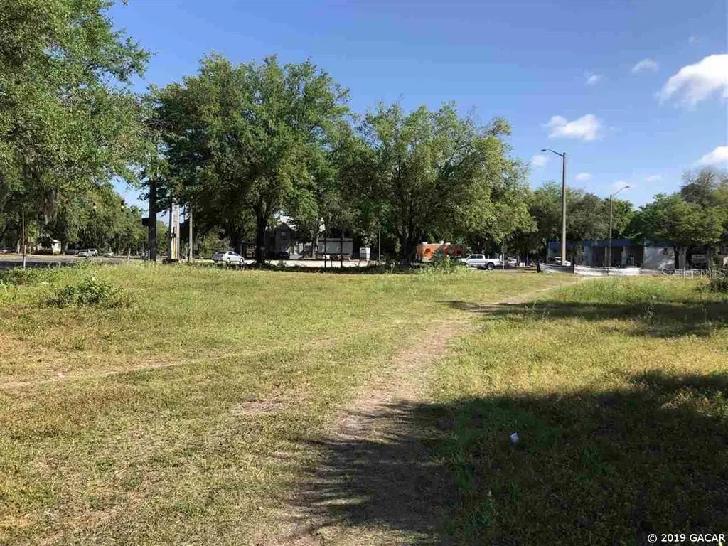 905 University Avenue, FL