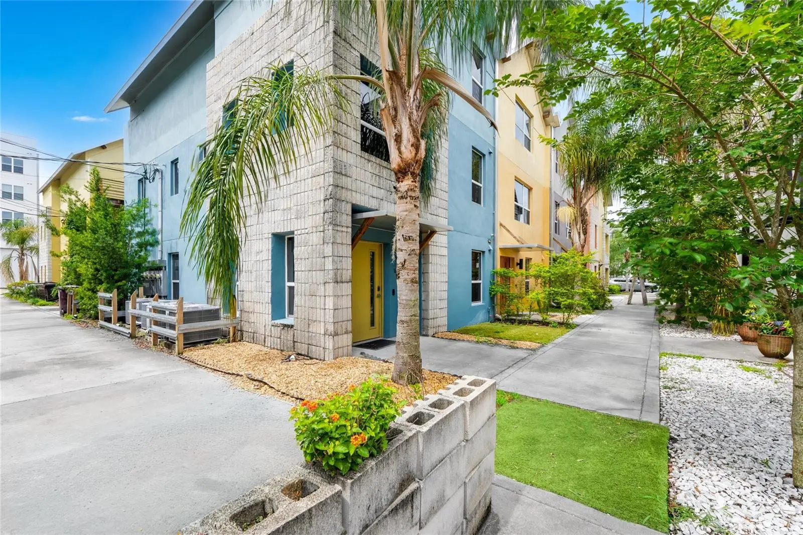 1607 Woodward Street, FL