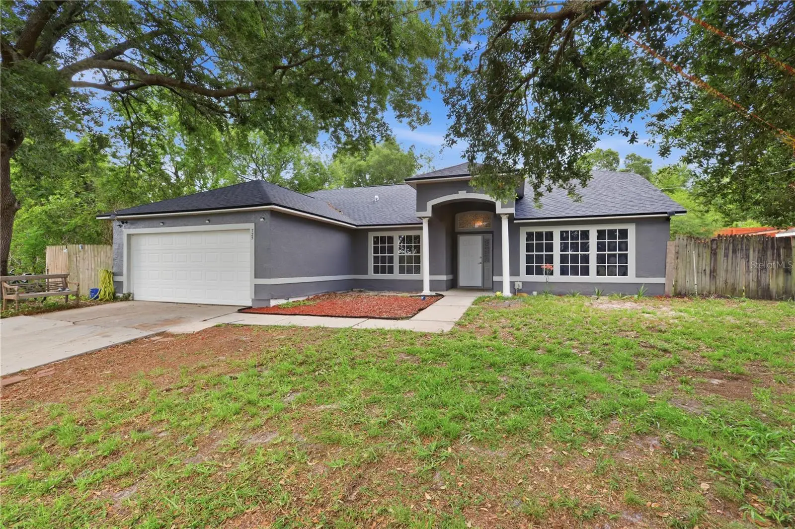 725 9th Street, FL