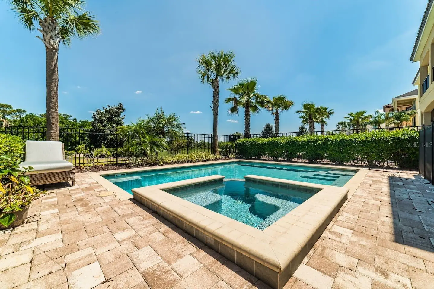 945 Desert Mountain Court, FL