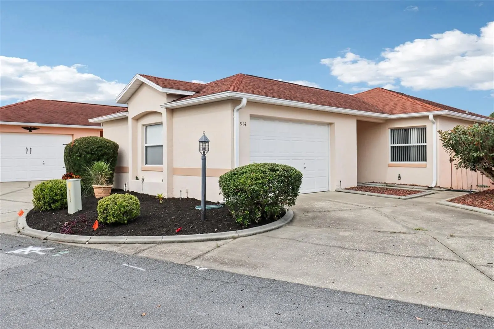 914 Mendoza Boulevard, FL