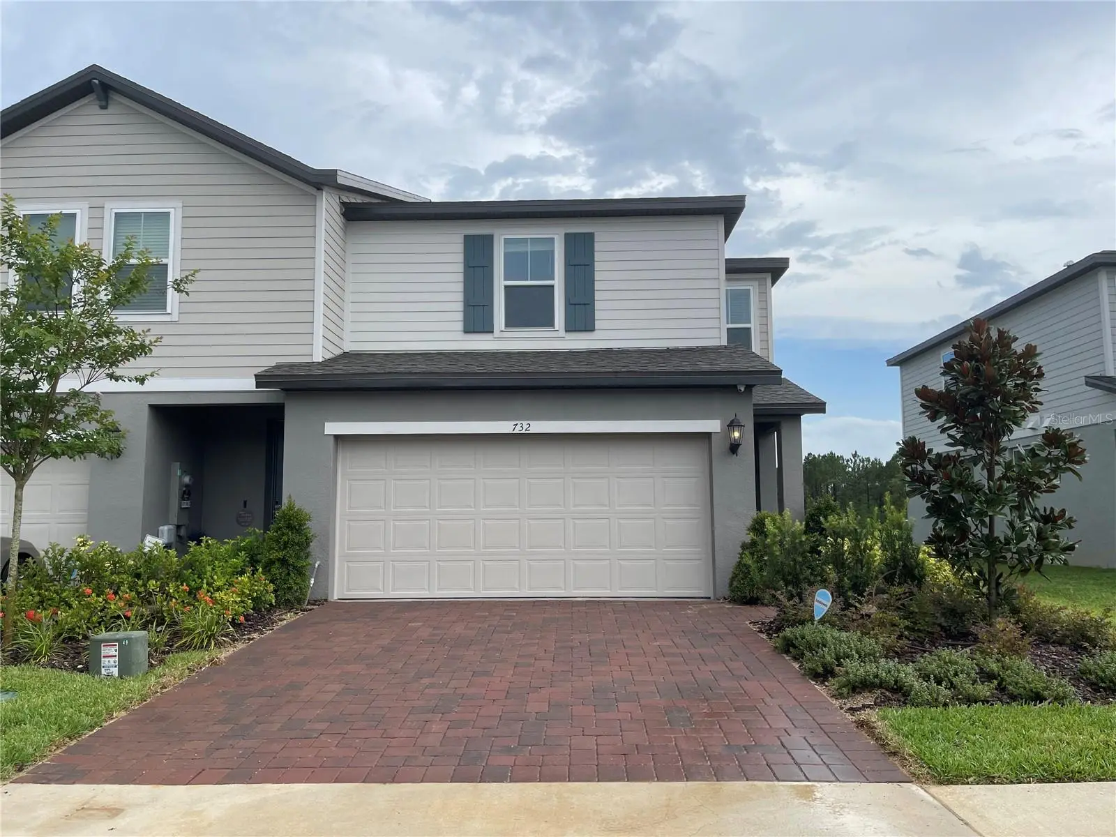 732 Legacy Dr