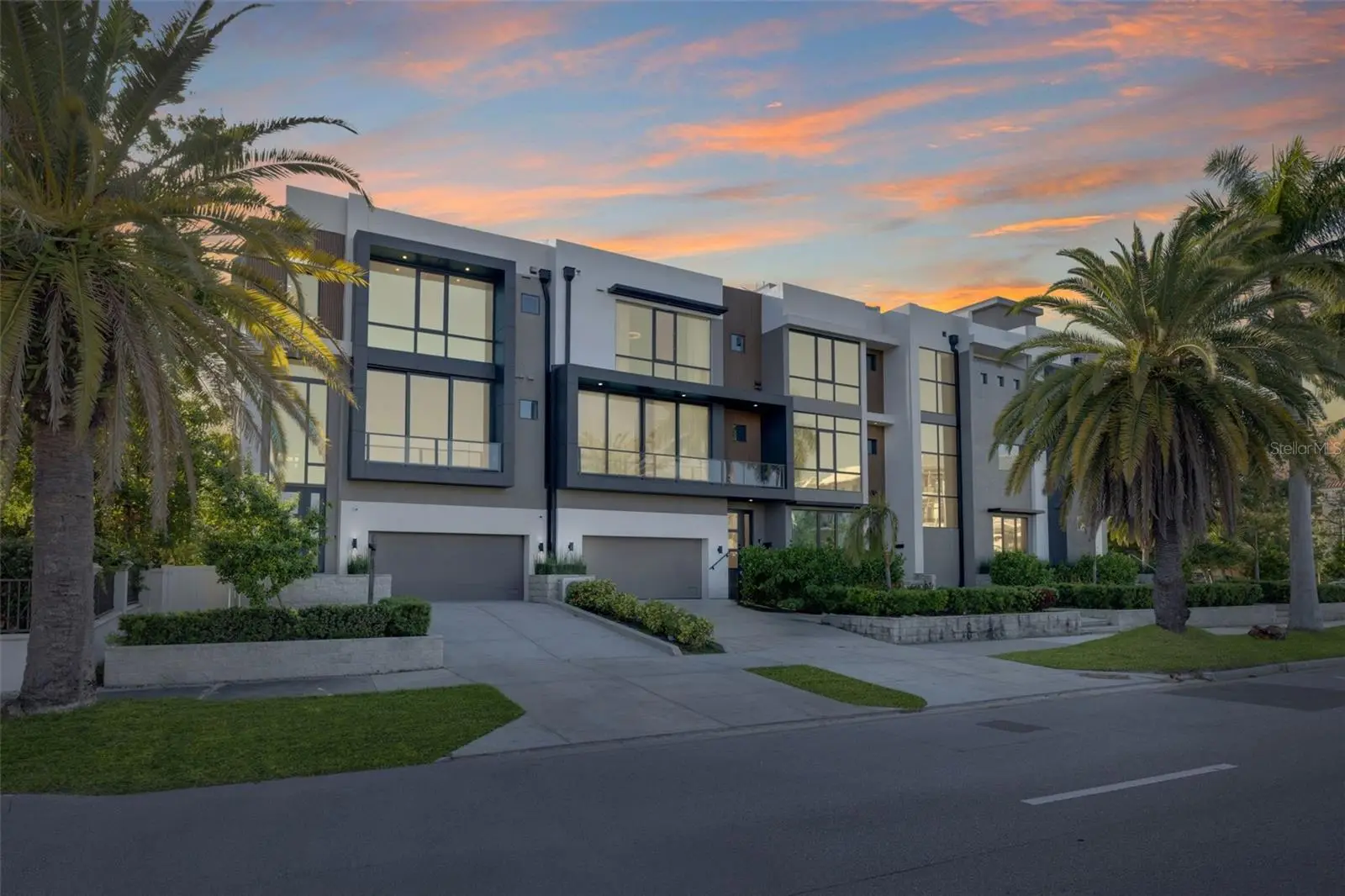 98 Davis Boulevard, FL