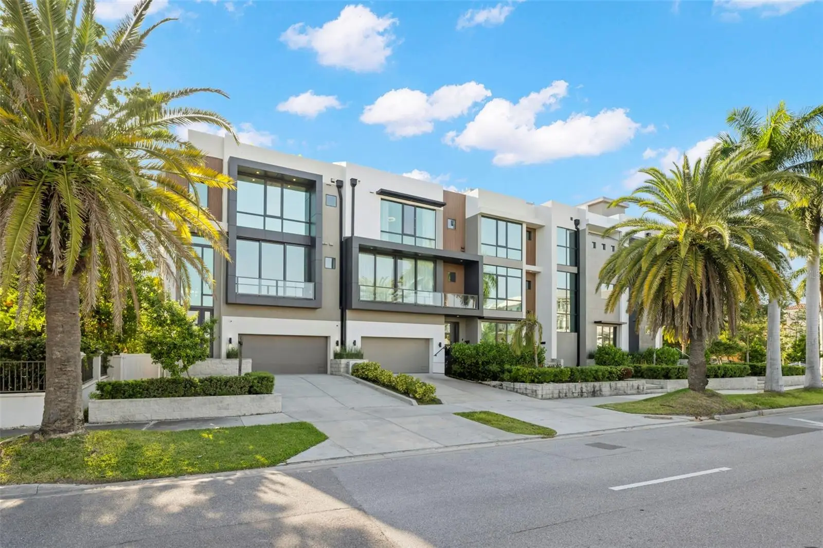 98 Davis Boulevard, FL