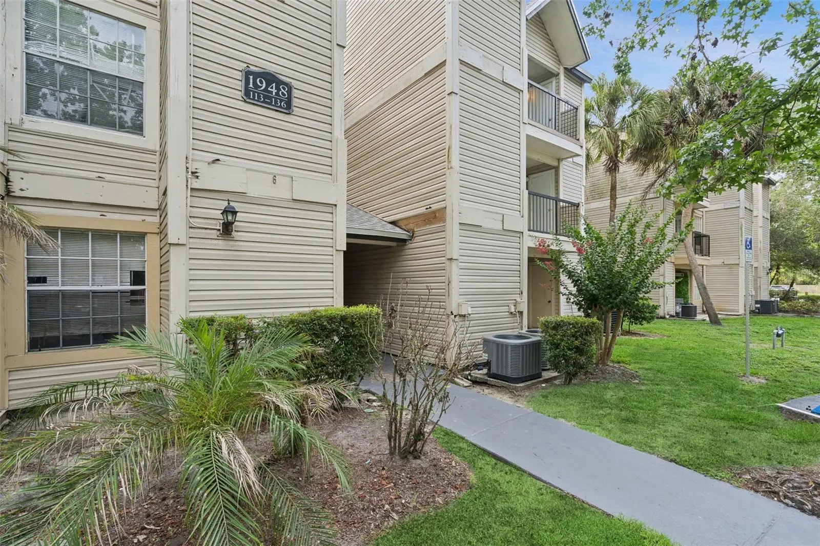1948 Lake Atriums Circle, FL