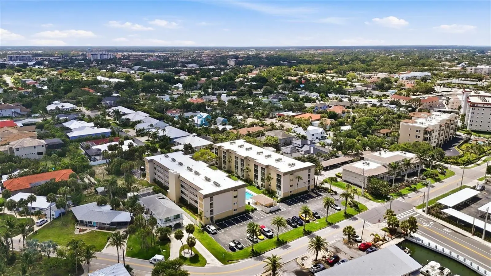 995 Laguna Drive, FL