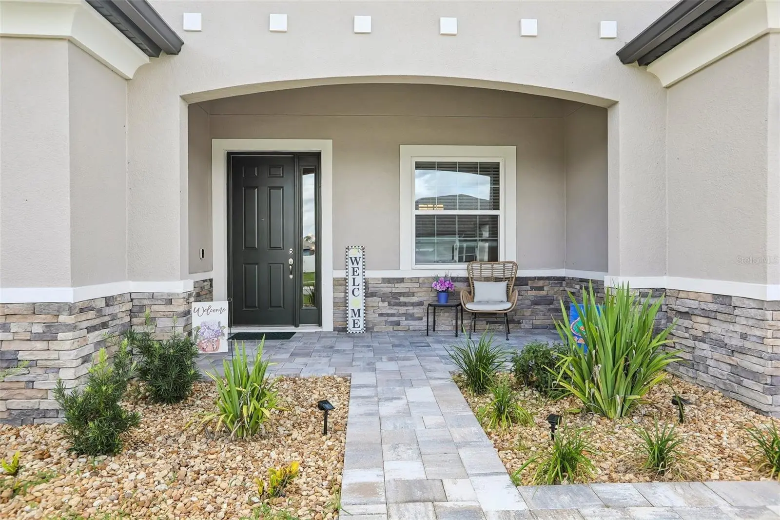 902 Tierra Dr, FL
