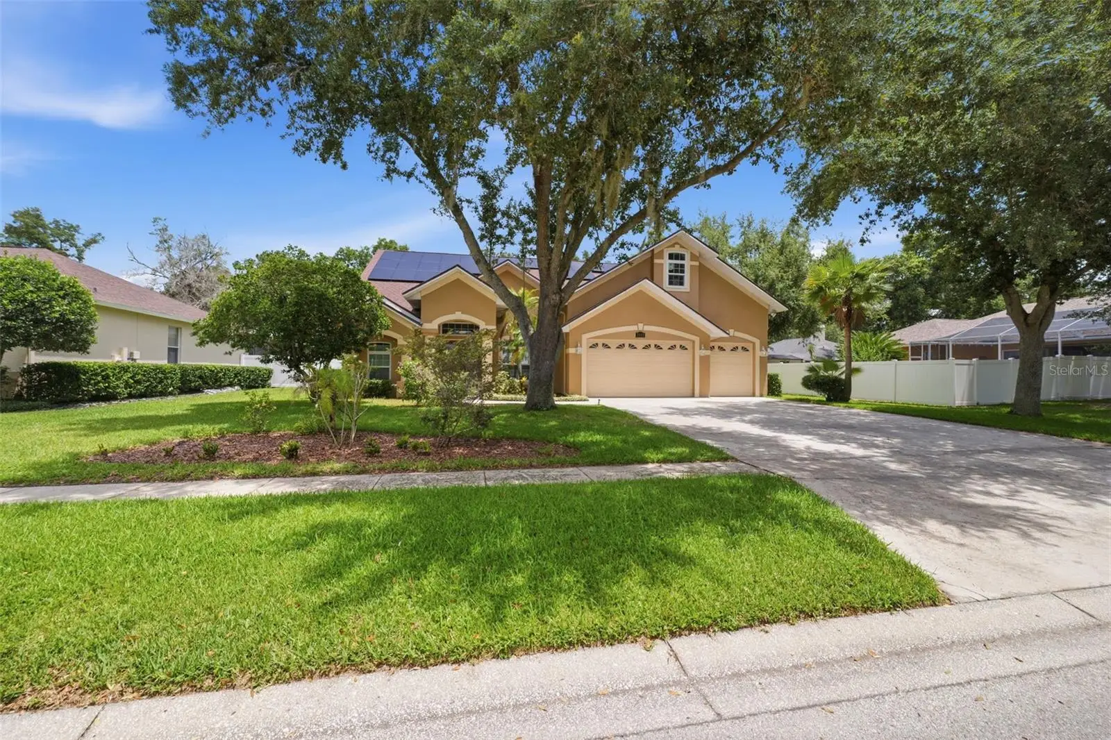2112 Heritage Crest Drive, FL